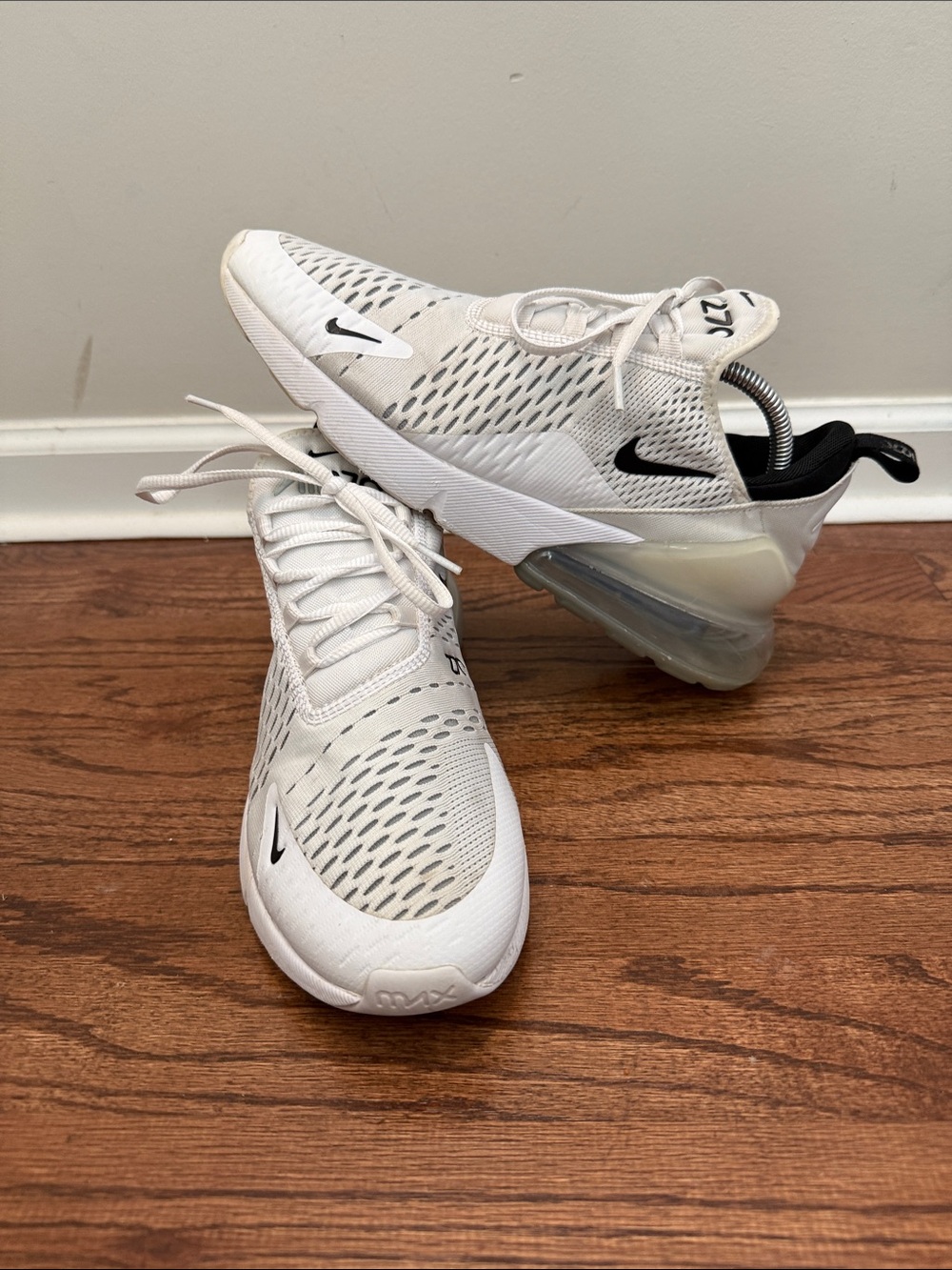 Nike White/Black Air Max 270 Athletic Sneakers Size 9